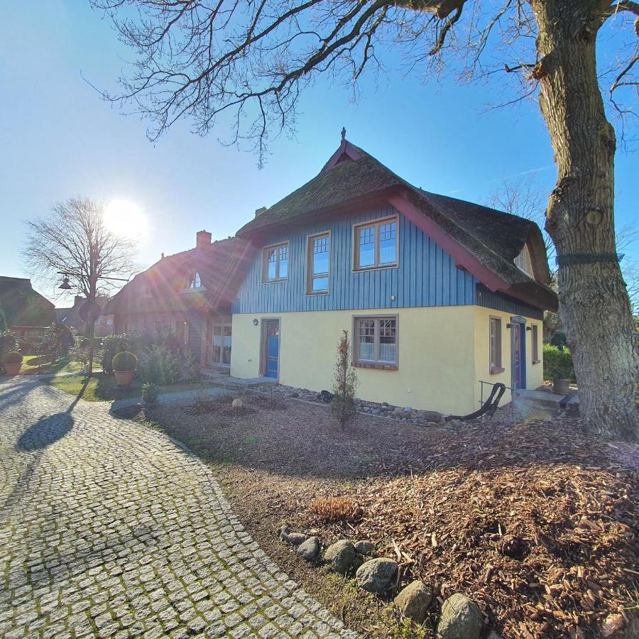 "Schiffszimmermannshaus" By Ferienhaus Strandgut Born Exterior photo